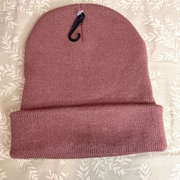 A set of two mid-wight beanies - Picture 3 of 3